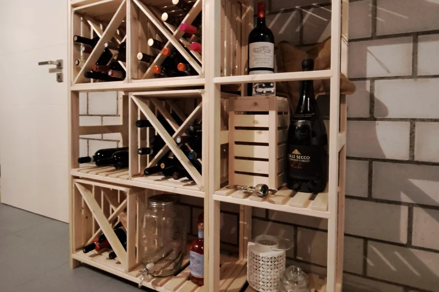 Holzharassen Weinregal von Moos Luzern