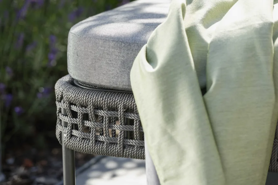 Liege Greta Seidengrau