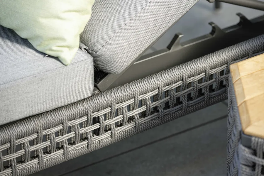 Liege Greta Seidengrau