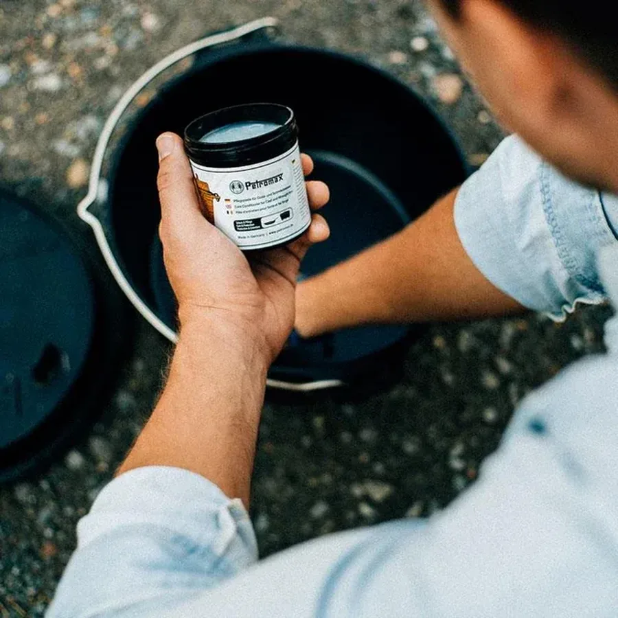 Pflegepaste für Gusseisen und Schmiedeeisen Töpfe